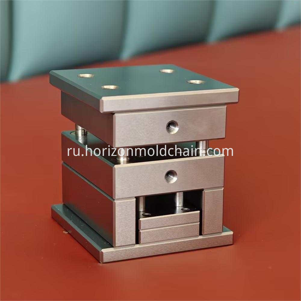 Miniature injection mold16